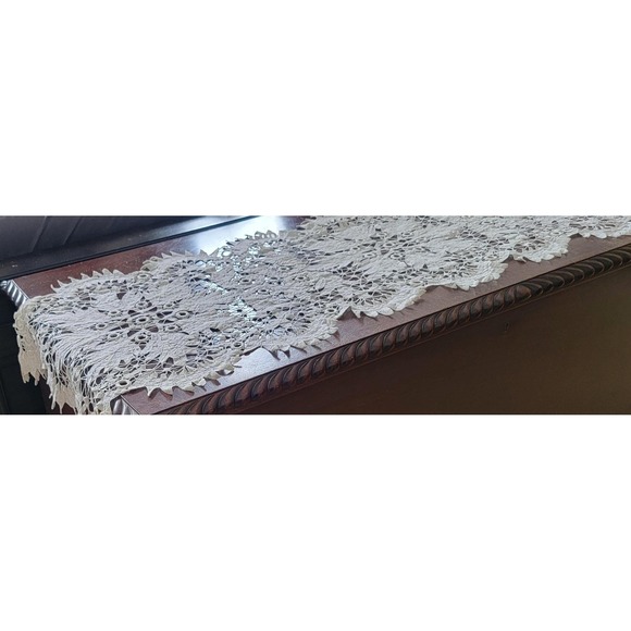 The Unbranded Brand Other - Vintage Handmade Cotton Needle Lace Table Runner